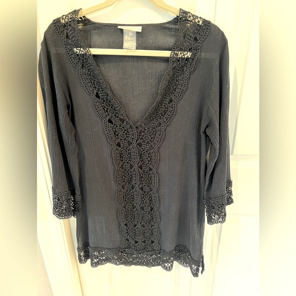 LA BLANCA Island Fare V-Neck Tunic - Picture 3 of 3